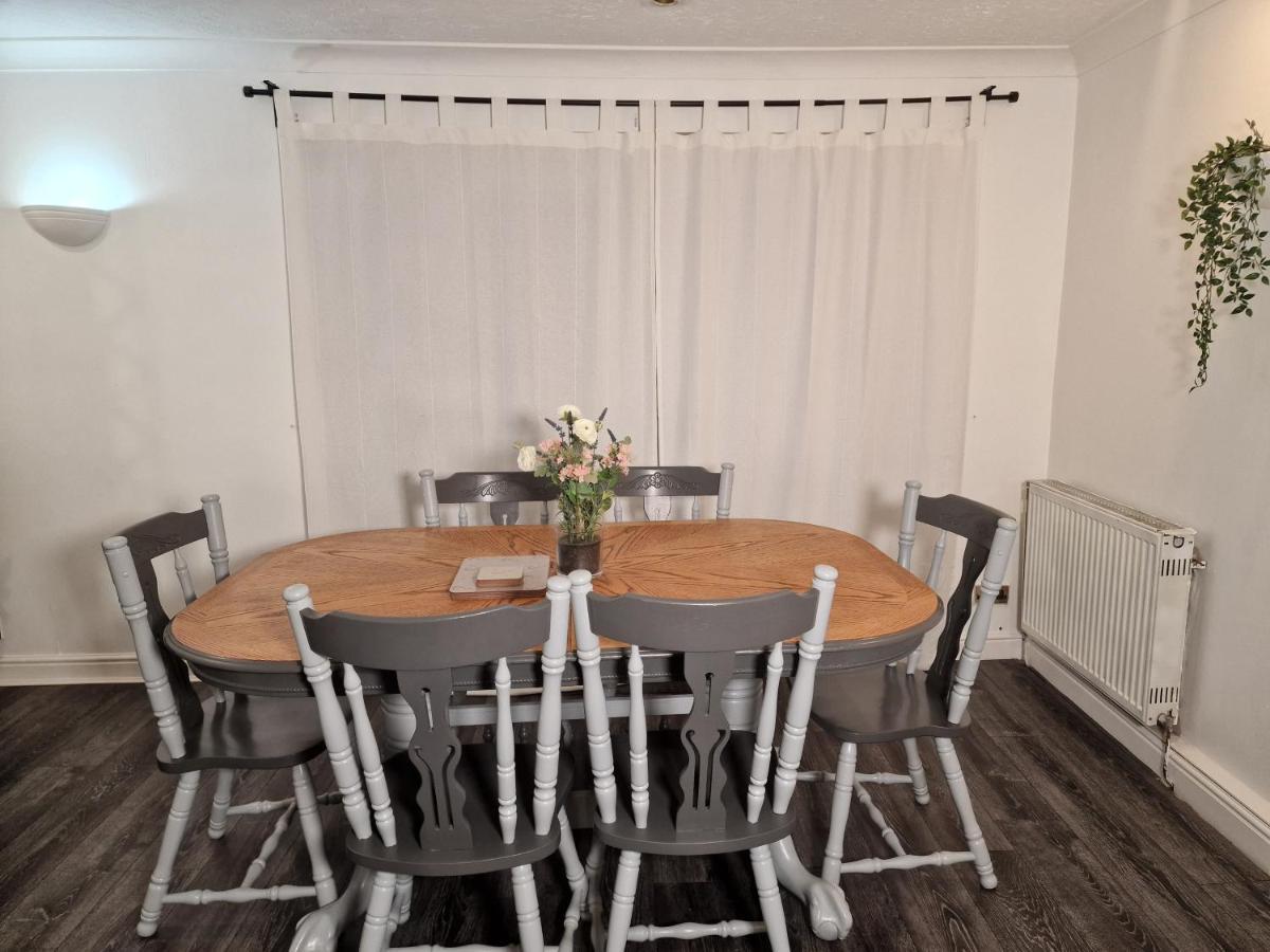 Spacious & Comfy Home- Very Close To Nec Birmingham ,Hs2 & Airport- Perfect For Contractors & Groups- Free Parking & Fast Wifi Marston Green Exteriér fotografie