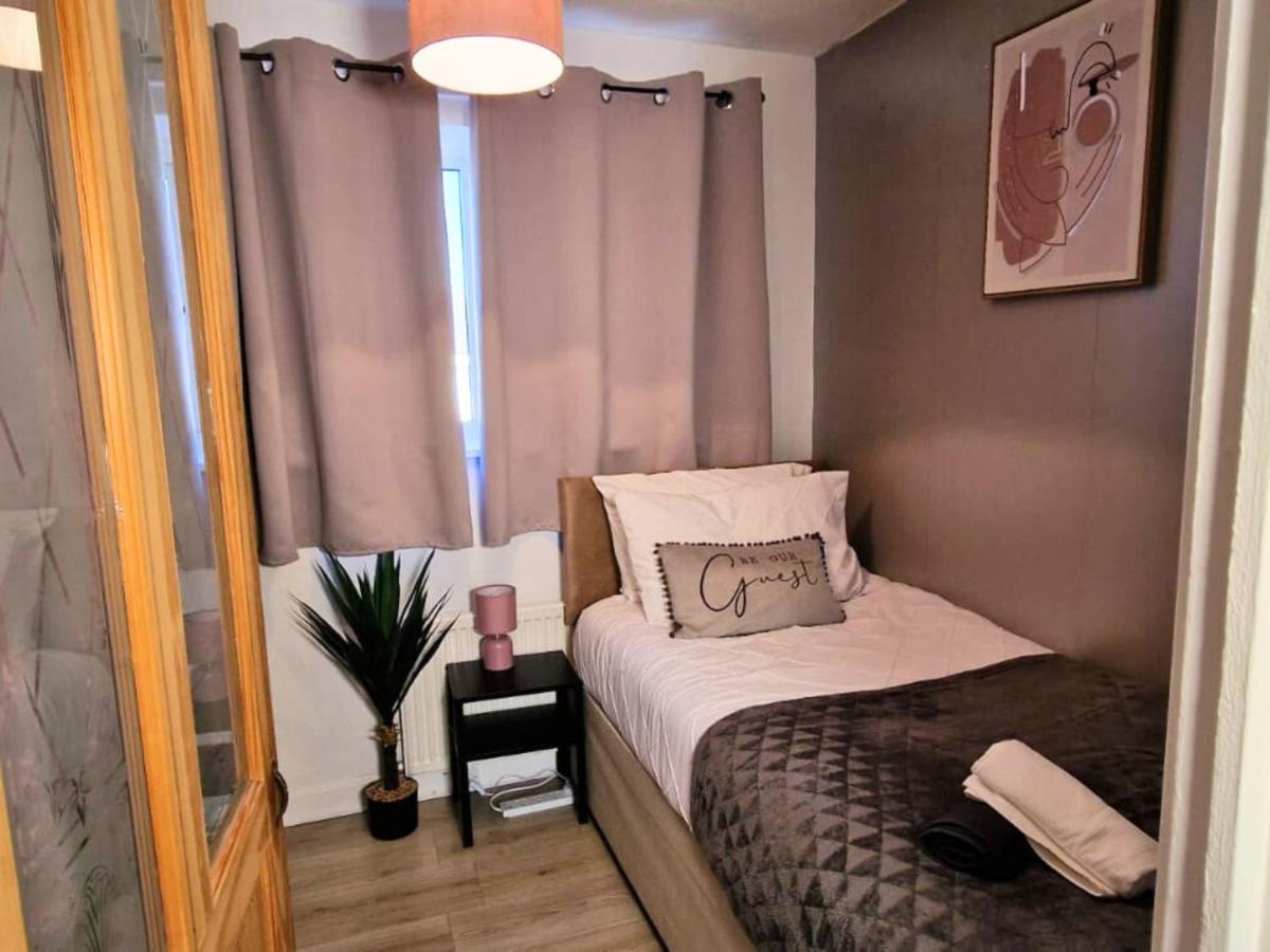 Spacious & Comfy Home- Very Close To Nec Birmingham ,Hs2 & Airport- Perfect For Contractors & Groups- Free Parking & Fast Wifi Marston Green Exteriér fotografie