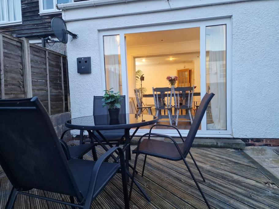 Spacious & Comfy Home- Very Close To Nec Birmingham ,Hs2 & Airport- Perfect For Contractors & Groups- Free Parking & Fast Wifi Marston Green Exteriér fotografie