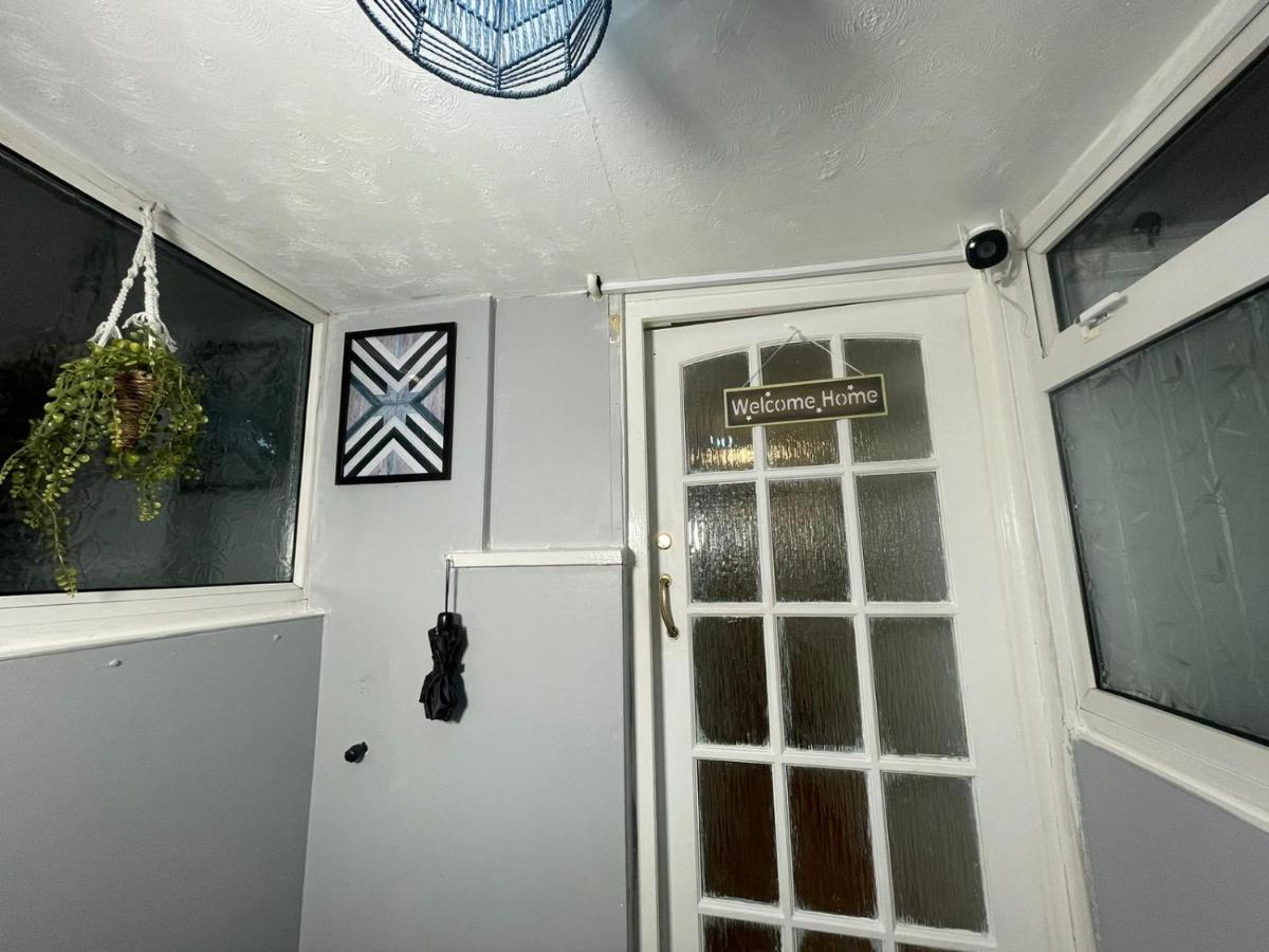 Spacious & Comfy Home- Very Close To Nec Birmingham ,Hs2 & Airport- Perfect For Contractors & Groups- Free Parking & Fast Wifi Marston Green Exteriér fotografie