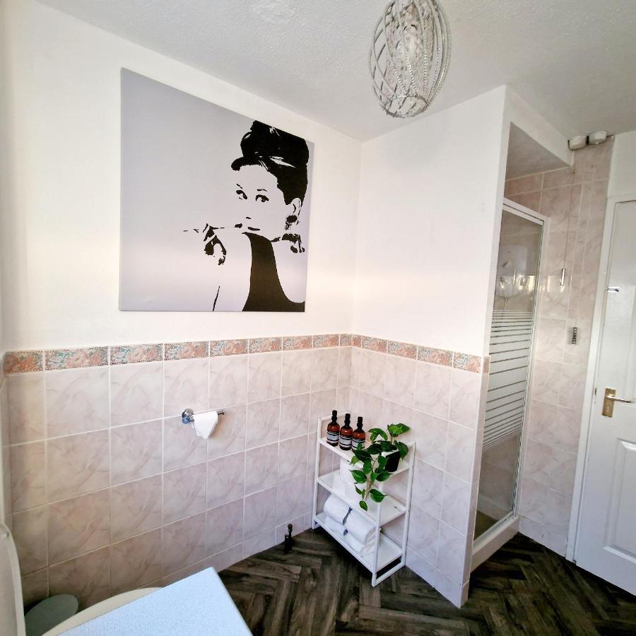 Spacious & Comfy Home- Very Close To Nec Birmingham ,Hs2 & Airport- Perfect For Contractors & Groups- Free Parking & Fast Wifi Marston Green Exteriér fotografie