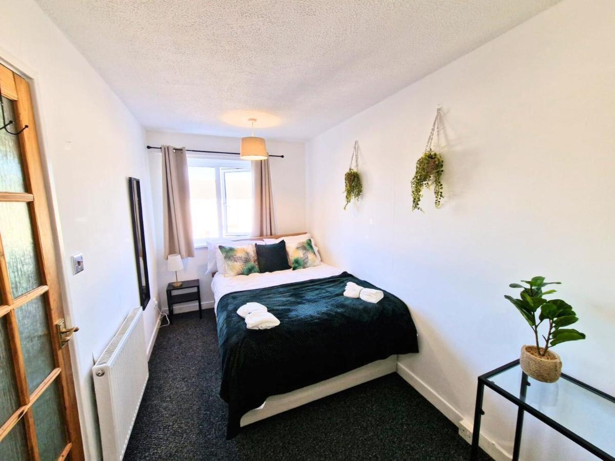 Spacious & Comfy Home- Very Close To Nec Birmingham ,Hs2 & Airport- Perfect For Contractors & Groups- Free Parking & Fast Wifi Marston Green Exteriér fotografie