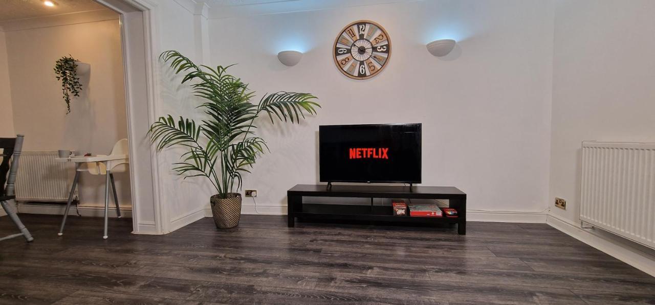 Spacious & Comfy Home- Very Close To Nec Birmingham ,Hs2 & Airport- Perfect For Contractors & Groups- Free Parking & Fast Wifi Marston Green Exteriér fotografie